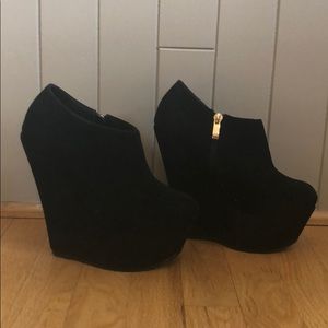 Sexy Wedge Suede Heels - Black